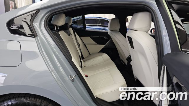 BMW 5 Series (G60) 520i M Sport 2025 — фото 12