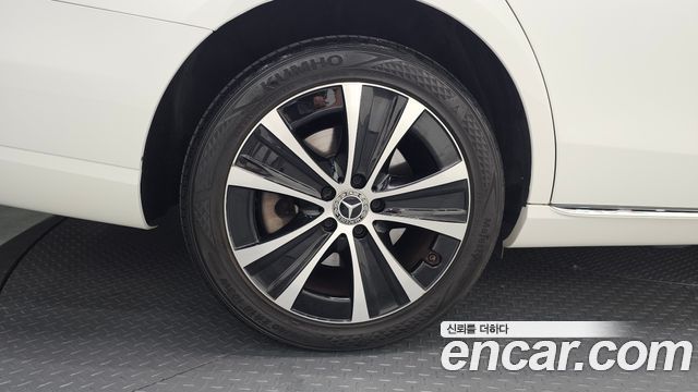 Mercedes-Benz E-Class (W213) E300e 4MATIC Exclusive 2021 — фото 5