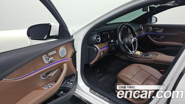 Mercedes-Benz E-Class (W213) E300e 4MATIC Exclusive 2021 — фото 10
