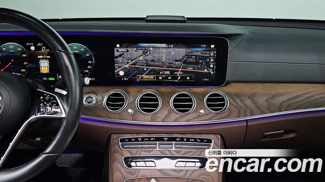 Mercedes-Benz E-Class (W213) E300e 4MATIC Exclusive 2021 — фото 13