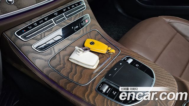 Mercedes-Benz E-Class (W213) E300e 4MATIC Exclusive 2021 — фото 15