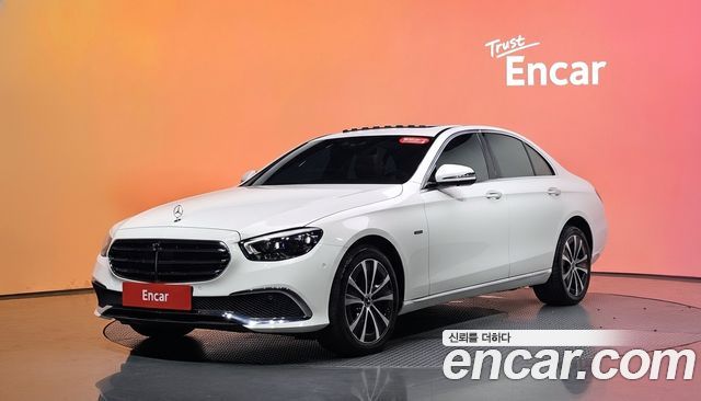 Mercedes-Benz E-Class (W213) E300e 4MATIC Exclusive 2021 — фото 1