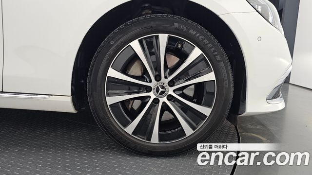 Mercedes-Benz E-Class (W213) E300e 4MATIC Exclusive 2021 — фото 21