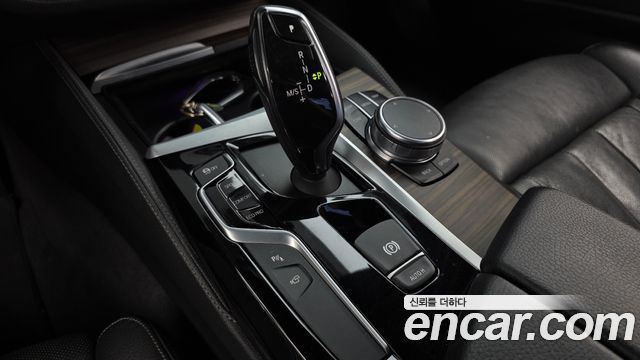 BMW 5 Series (G30) 520d xDrive M Sport Package Plus 2017 — фото 9