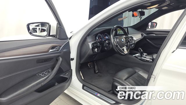 BMW 5 Series (G30) 520d xDrive M Sport Package Plus 2017 — фото 10