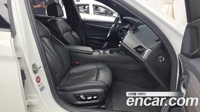 BMW 5 Series (G30) 520d xDrive M Sport Package Plus 2017 — фото 11