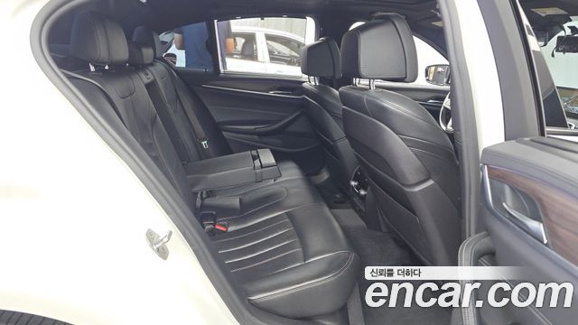 BMW 5 Series (G30) 520d xDrive M Sport Package Plus 2017 — фото 12