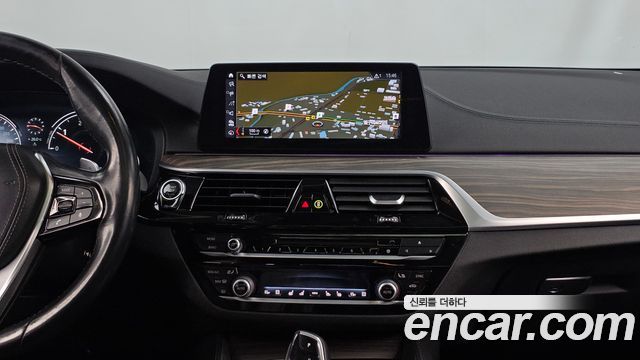 BMW 5 Series (G30) 520d xDrive M Sport Package Plus 2017 — фото 14