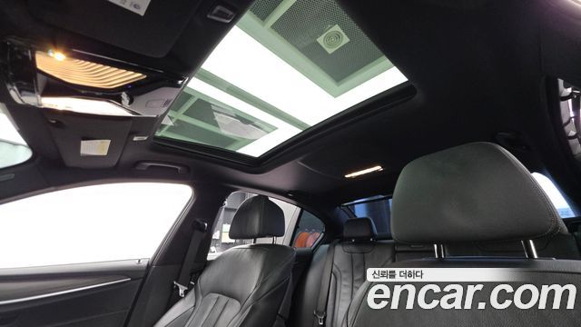 BMW 5 Series (G30) 520d xDrive M Sport Package Plus 2017 — фото 18