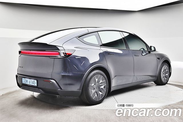 Tesla Model Y L Long Range AWD 2026 — фото 2