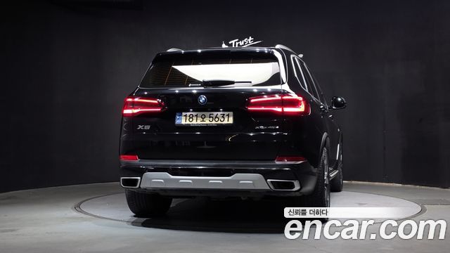 BMW X5 (G05) xDrive 45e xLine 2022 — фото 4