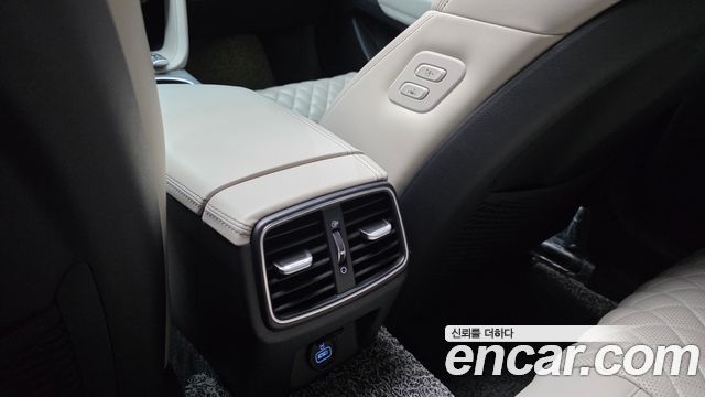 Genesis G70 Gasoline 2.0T 4WD 2022 — фото 29