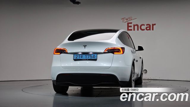 Tesla Model Y RWD 2024 — фото 4