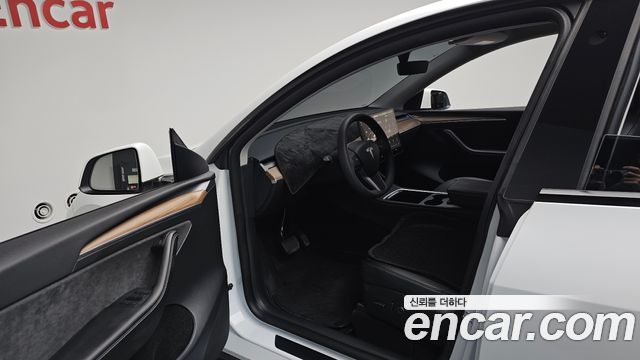 Tesla Model Y RWD 2024 — фото 10