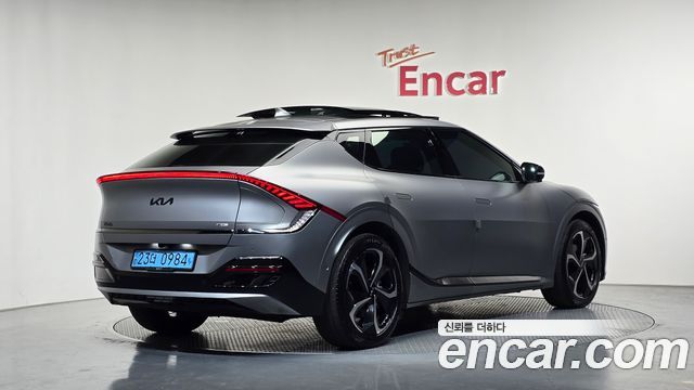 Kia EV6 Long Range 4WD GT Line 2022 — фото 2