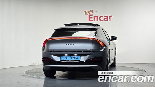 Kia EV6 Long Range 4WD GT Line 2022 — фото 4