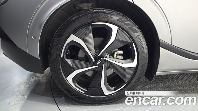 Kia EV6 Long Range 4WD GT Line 2022 — фото 5