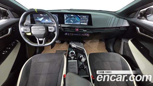 Kia EV6 Long Range 4WD GT Line 2022 — фото 7