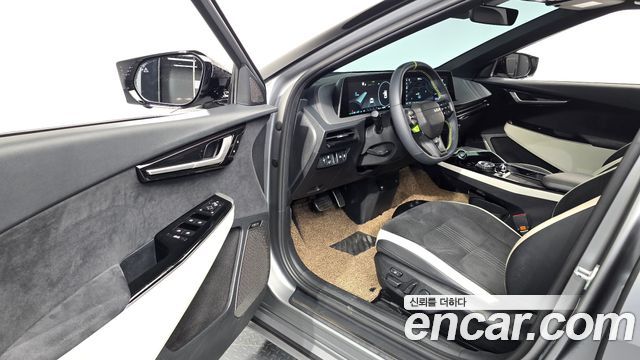 Kia EV6 Long Range 4WD GT Line 2022 — фото 10