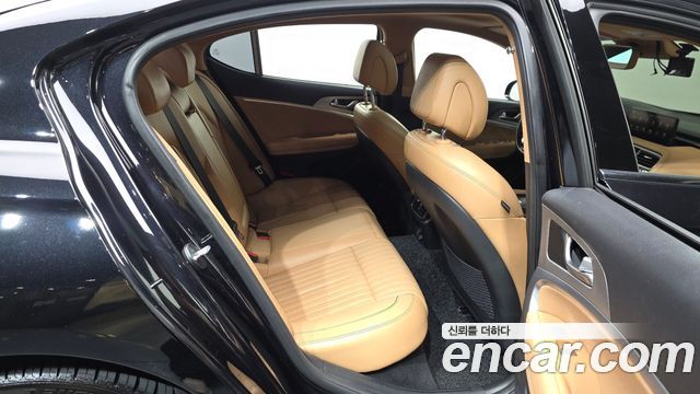 Genesis G70 Gasoline 2.0T 2WD 2021 — фото 16