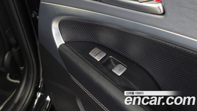Genesis G70 2.0T Elite 2020 — фото 19