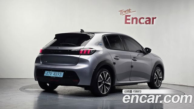 Peugeot e-208 (II) GT 2022 — фото 2
