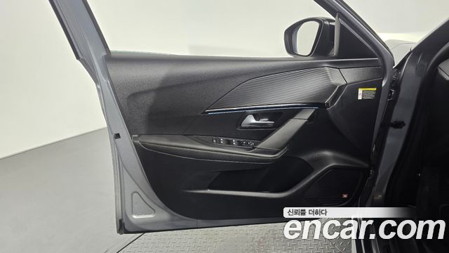 Peugeot e-208 (II) GT 2022 — фото 30