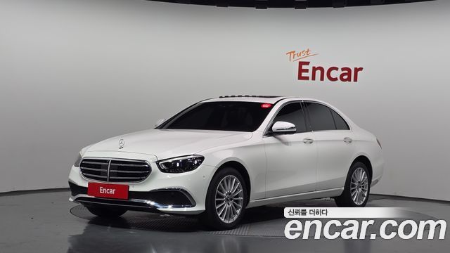 Mercedes-Benz E-Class (W213) E220d 4MATIC Exclusive 2021 — фото 1