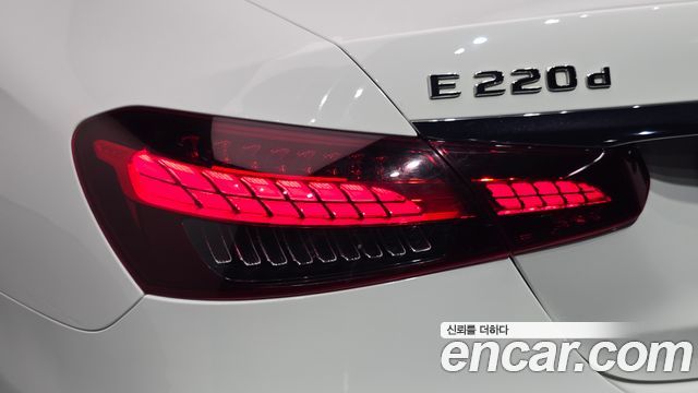 Mercedes-Benz E-Class (W213) E220d 4MATIC Exclusive 2021 — фото 23