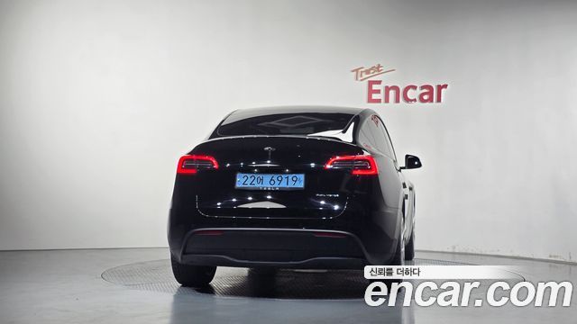 Tesla Model Y Long Range AWD 2022 — фото 4