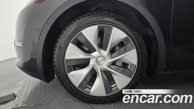 Tesla Model Y Long Range AWD 2022 — фото 5