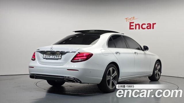 Mercedes-Benz E-Class (W213) E300 Avantgarde 2017 — фото 2
