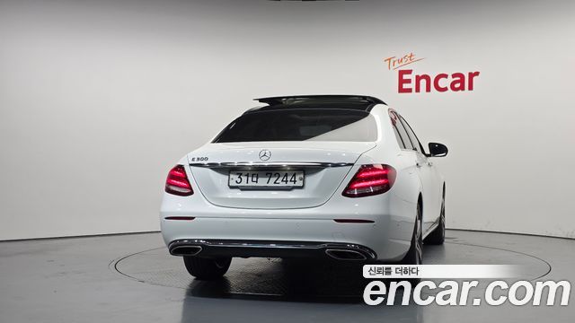 Mercedes-Benz E-Class (W213) E300 Avantgarde 2017 — фото 4