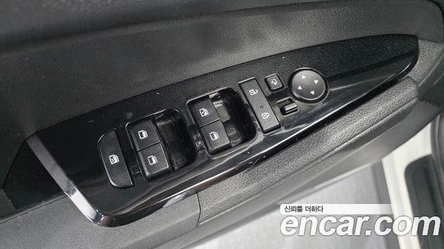 Kia Sportage (V) Diesel 2.0 2WD Prestige 2022 — фото 33