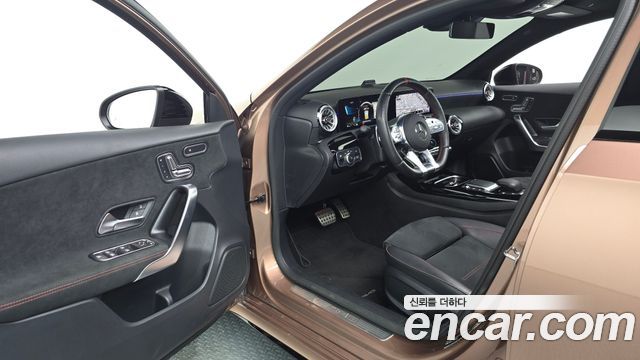 Mercedes-Benz A-Class (W177) AMG A45 4MAITC+ Hatchback 2023 — фото 10