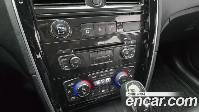 Renault Korea SM7 Nova 2.5 V6 2017 — фото 32
