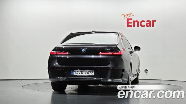 BMW 7 Series (G70) 740i sDrive Design Pure Excellence 2023 — фото 4