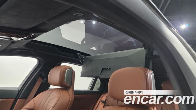 BMW 7 Series (G70) 740i sDrive Design Pure Excellence 2023 — фото 19