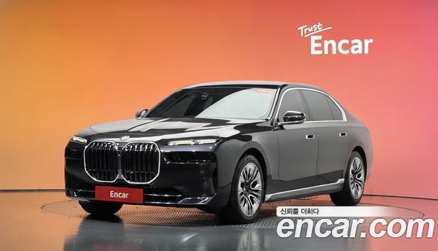 BMW 7 Series (G70) 740i sDrive Design Pure Excellence