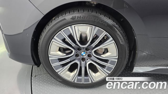 BMW 7 Series (G70) 740i sDrive Design Pure Excellence 2023 — фото 21