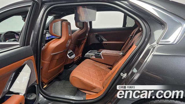 BMW 7 Series (G70) 740i sDrive Design Pure Excellence 2023 — фото 26