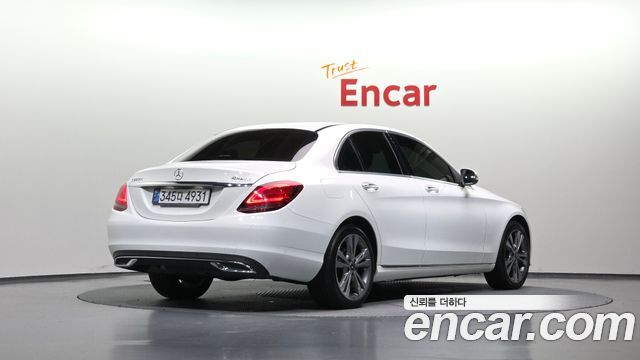 Mercedes-Benz C-Class (W205) C220 d 4MATIC 2020 — фото 2
