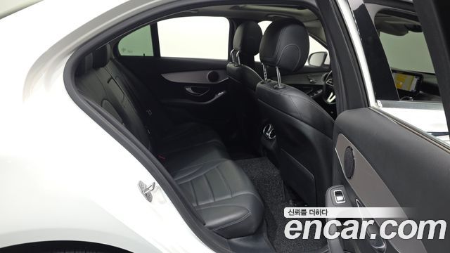 Mercedes-Benz C-Class (W205) C220 d 4MATIC 2020 — фото 12