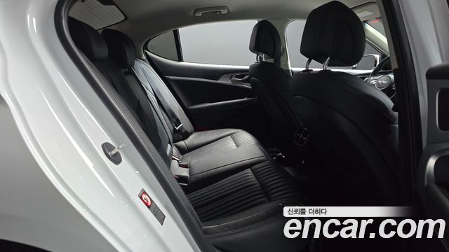 Genesis G70 2.0T Elite 2020 — фото 11