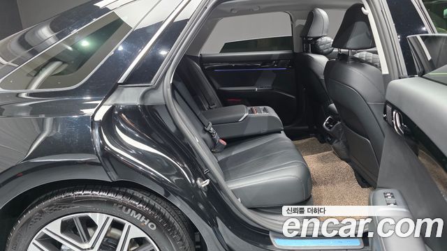 Hyundai Grandeur (GN7) 2,5 Gasoline 2WD Exclusive 2023 — фото 12