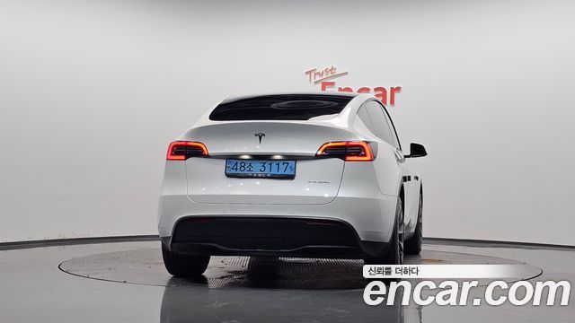 Tesla Model Y Long Range AWD 2021 — фото 4