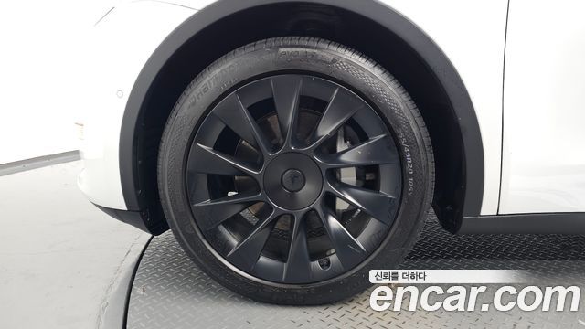 Tesla Model Y Long Range AWD 2021 — фото 5