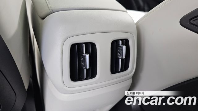 Hyundai Tucson (NX4) Gasoline 1.6 Turbo 4WD Premium 2024 — фото 32