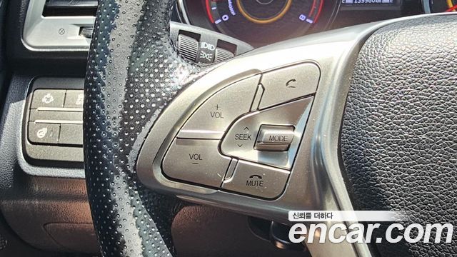 KG Mobility (SsangYong) Tivoli LX 2WD DLX 2015 — фото 17