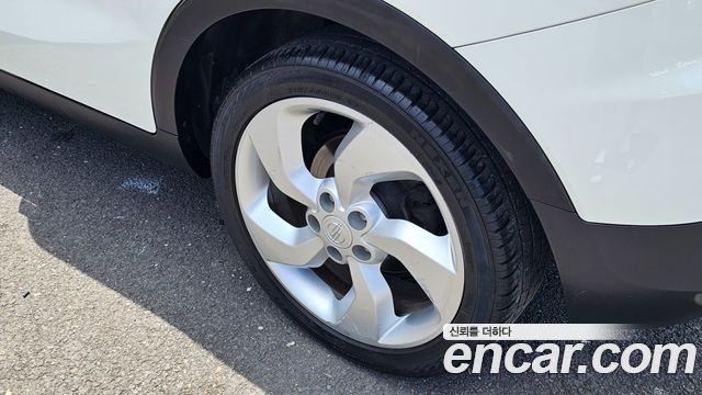 KG Mobility (SsangYong) Tivoli LX 2WD DLX 2015 — фото 22